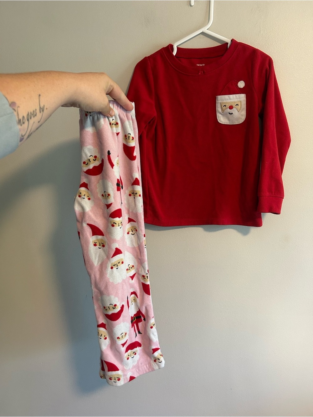 Carters girls 5 pink & Red Santa fleece 2pc Pajama sleep Set of shirt and pants